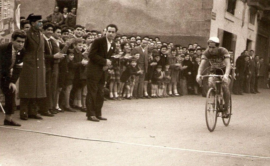 Imagenes del I Premio Gure Bide de Ciclocross celebrado en Elgoibar en 1960