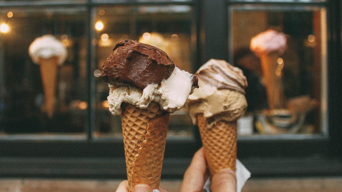 Imagen de dos conos de helado