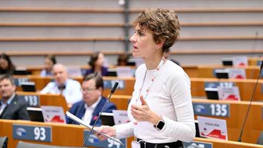 Chivite pone como ejemplo el ecosistema navarro en el debate sobre el automóvil