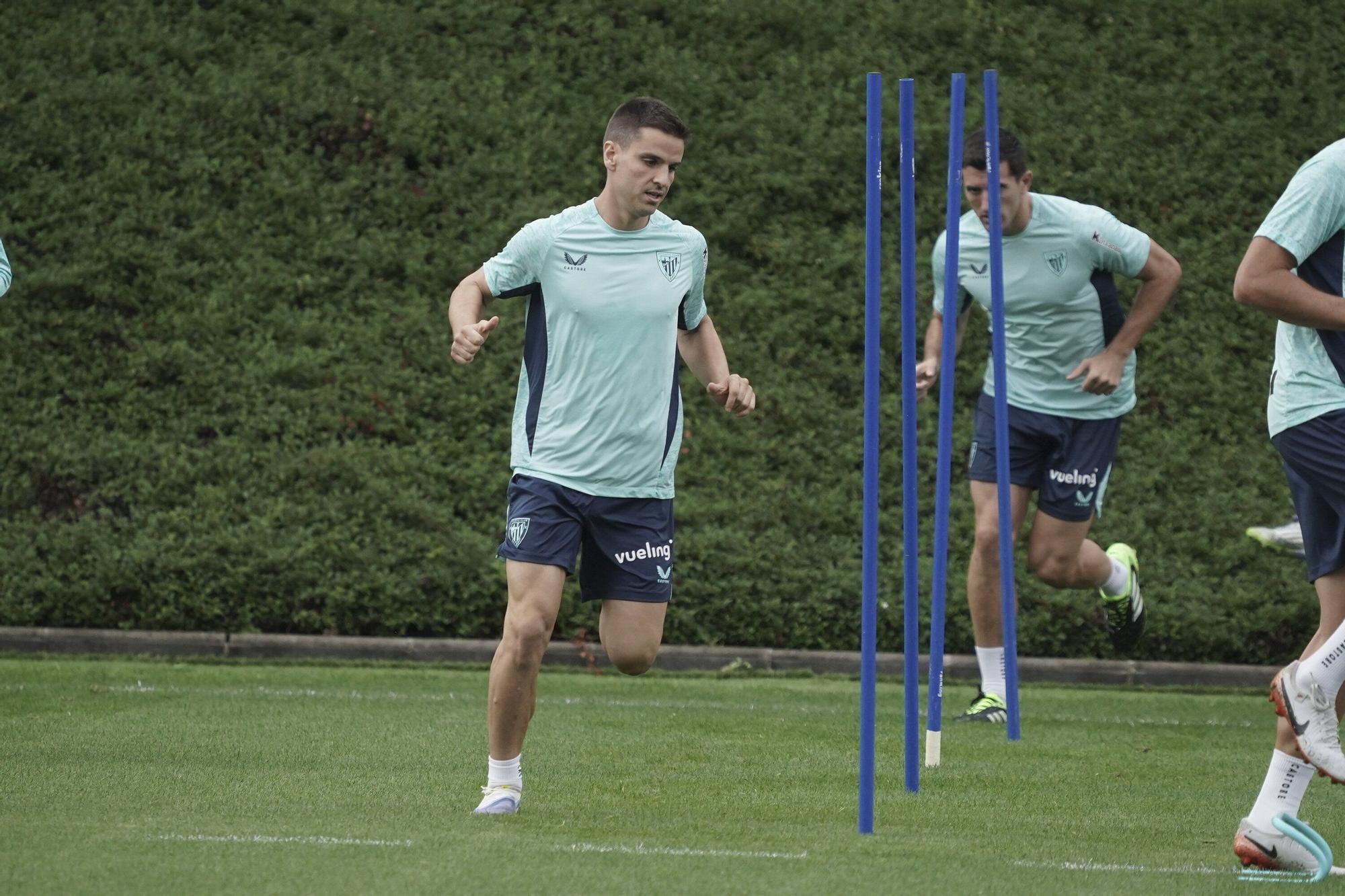 En imágenes: el Athletic entrena en Lezama con la vista puesta en el Alavés