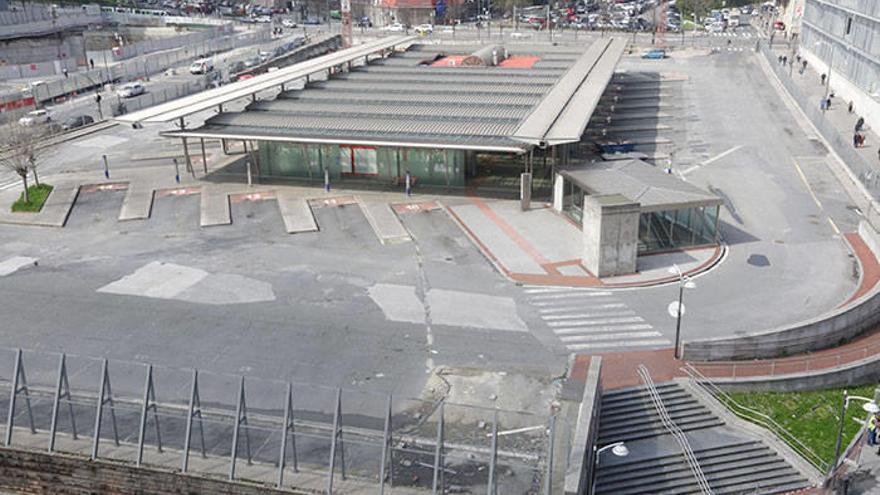 Los vecinos de Basurto rechazan los eventos en la plaza de Termibus