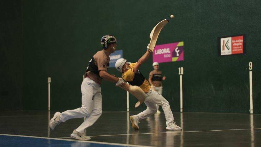 Urreisti y Gorka, montados en la bala