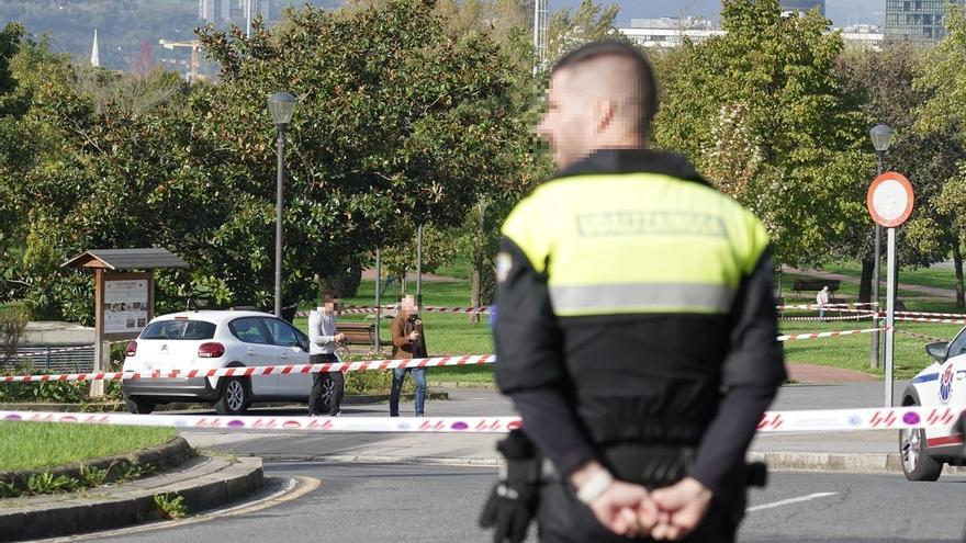Detenidos dos menores por amenazar a un tercero con un cuchillo en el Parque Etxebarria