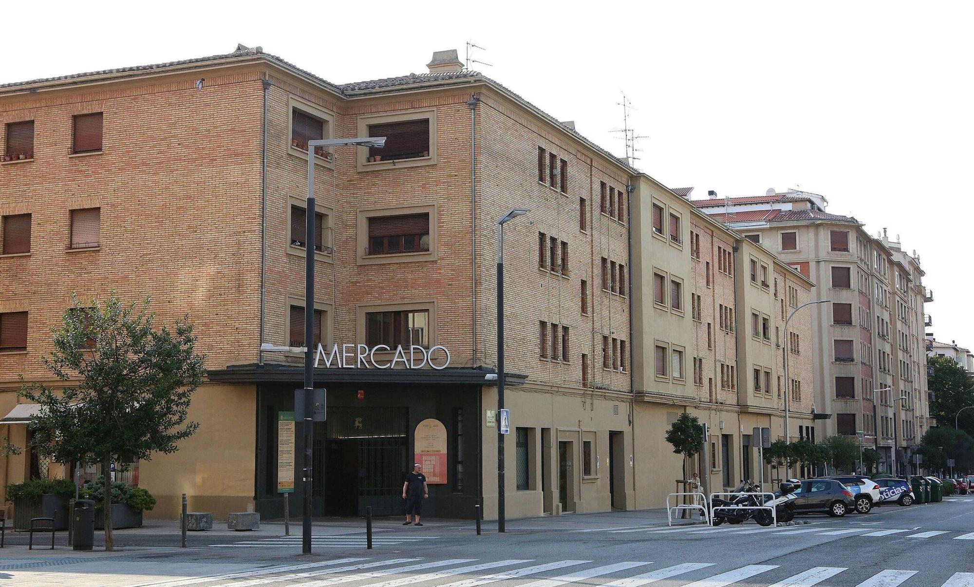 El edificio del Mercado del Ensanche alberga viviendas municipales.