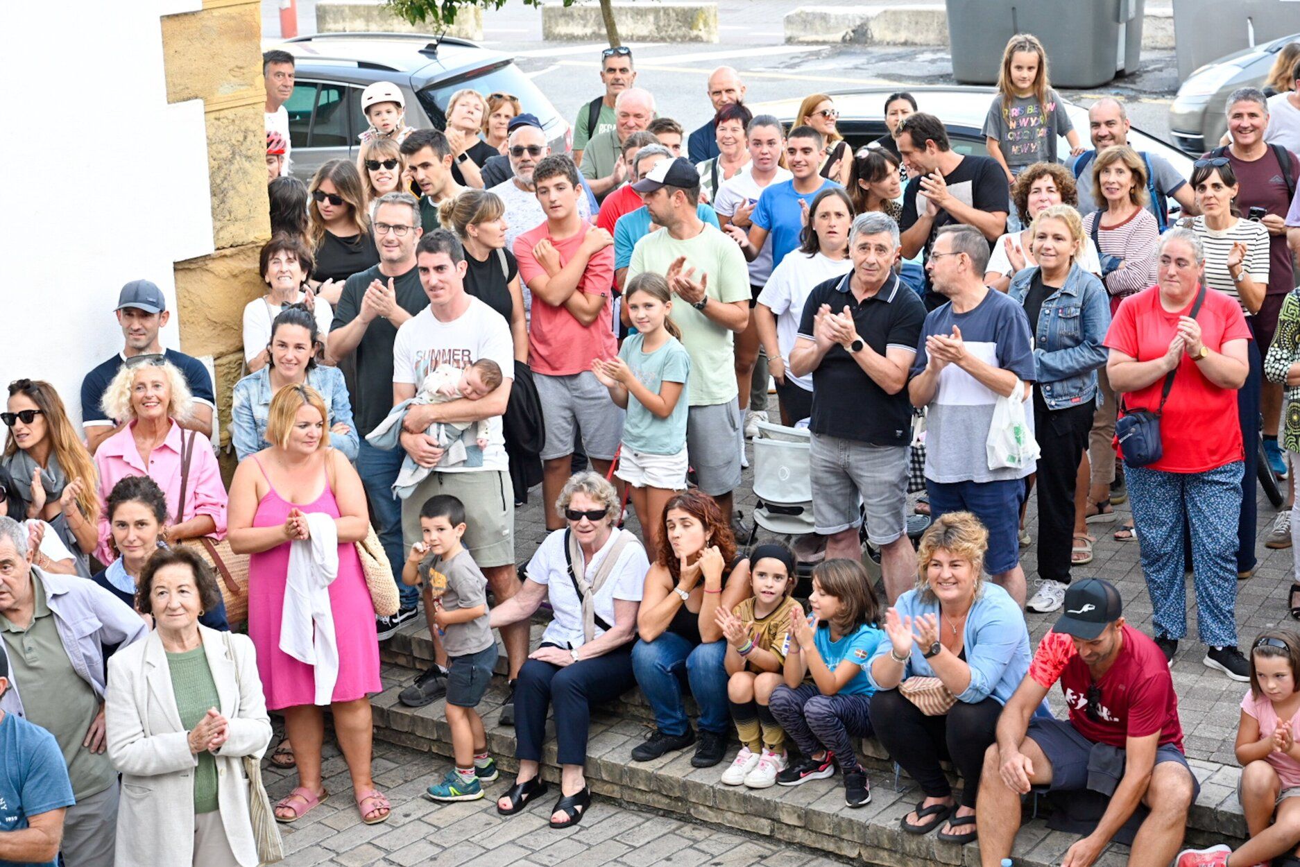 Zumaia rinde un emocionante homenaje a la campeona del mundo Janire Gonzalez Etxabarri