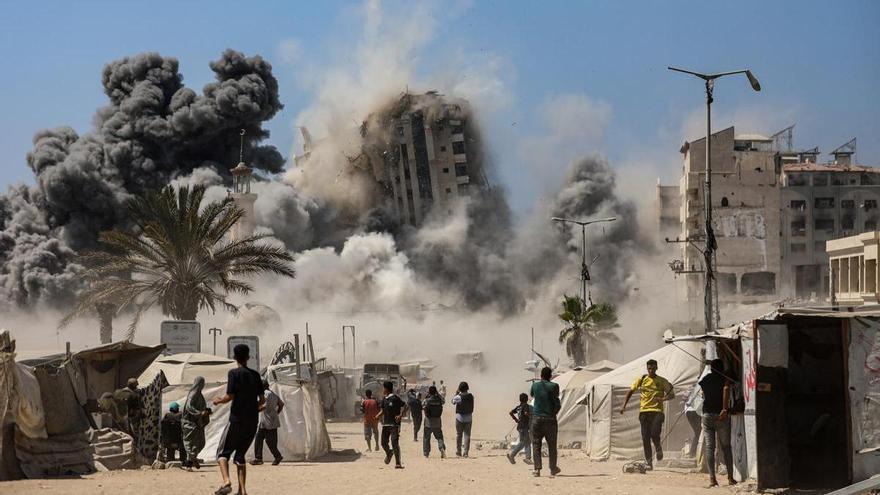 Israel insta a los ciudadanos de la ciudad de Gaza a irse a una &quot;zona humanitaria&quot; en el sur de la Franja