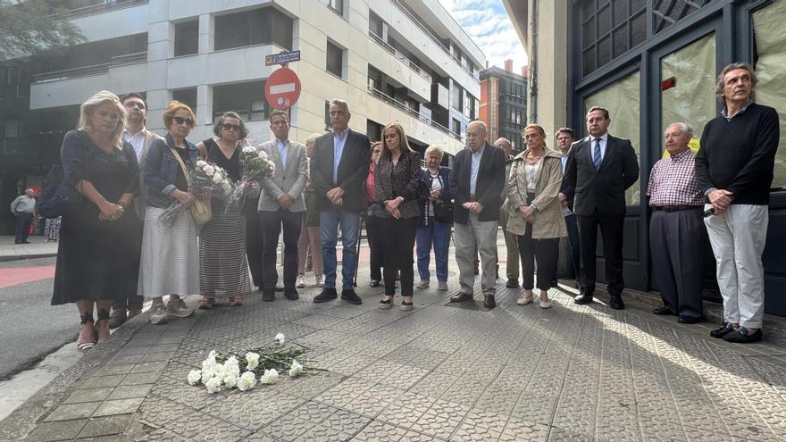 El PP recuerda en Durango a Jesús Mari Pedrosa en la víspera del 26 aniversario de su asesinato