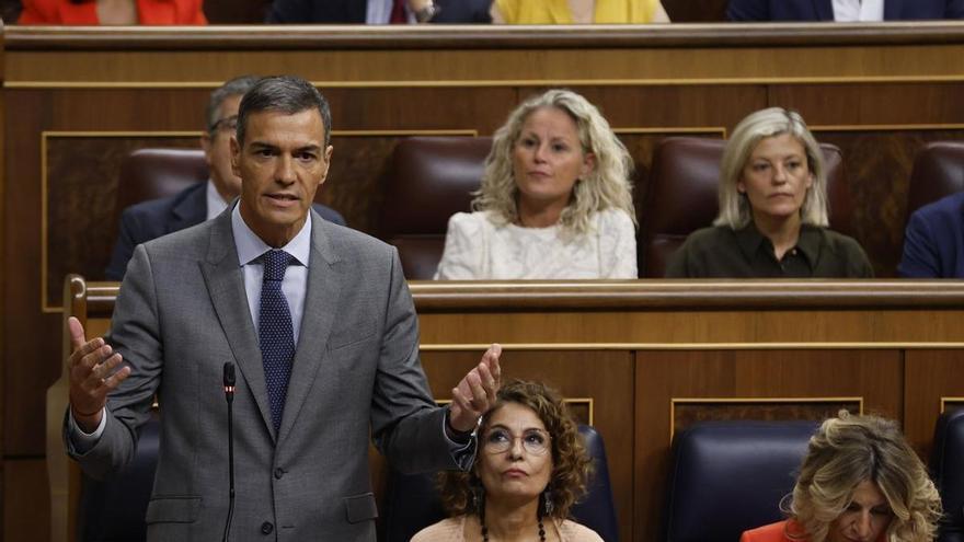 Directo | Feijóo acusa a Sánchez de convertir Moncloa en un &quot;centro de negocios&quot; y el presidente español defiende la limpieza de su Gobierno