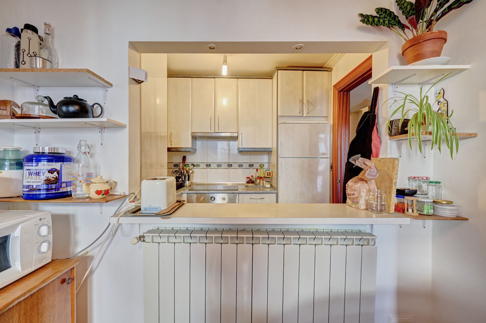 Un ático tríplex con alma en plena calle San Nicolás: vivir el Casco Viejo desde dentro