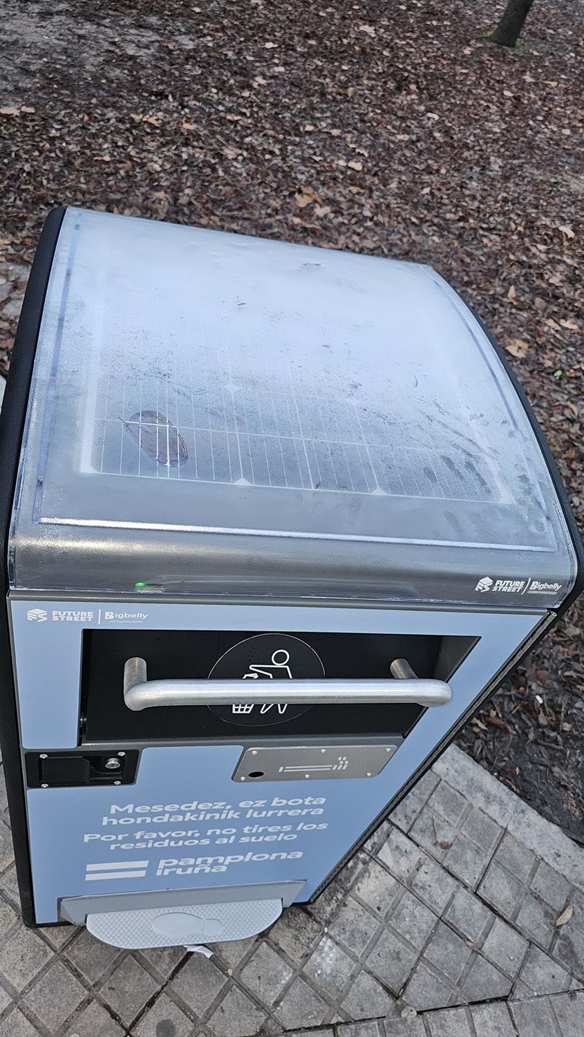 Panel solar de la papelera autocompactante.