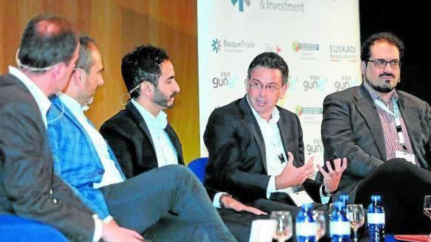 Directivos de varias empresas, ayer, en una mesa redonda en el marco de Intergune.