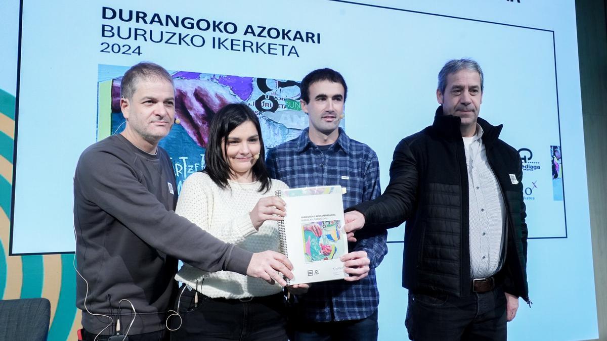 Beñat Gaztelurrutia, Lide Rekondo, Unai Oiartzun y Gotzon Gómez han presentado el estudio.