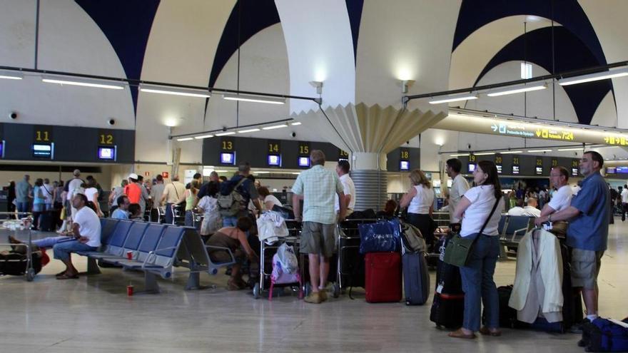 Las aerolíneas programan casi un 6% más de asientos para este verano y encaran la temporada con "optimismo"