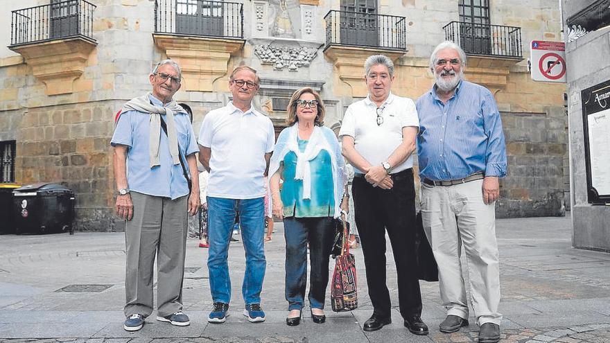 La Asociación Artística Vizcaína celebra la apertura del 35 ciclo anual de las Tertulias Poéticas de los Martes