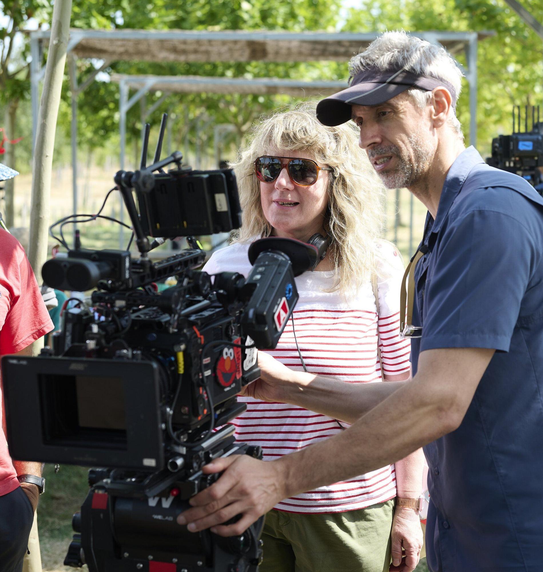 Rodaje de la película "TRES DE MÁS” con los actores Salva Reina y Kira Miró