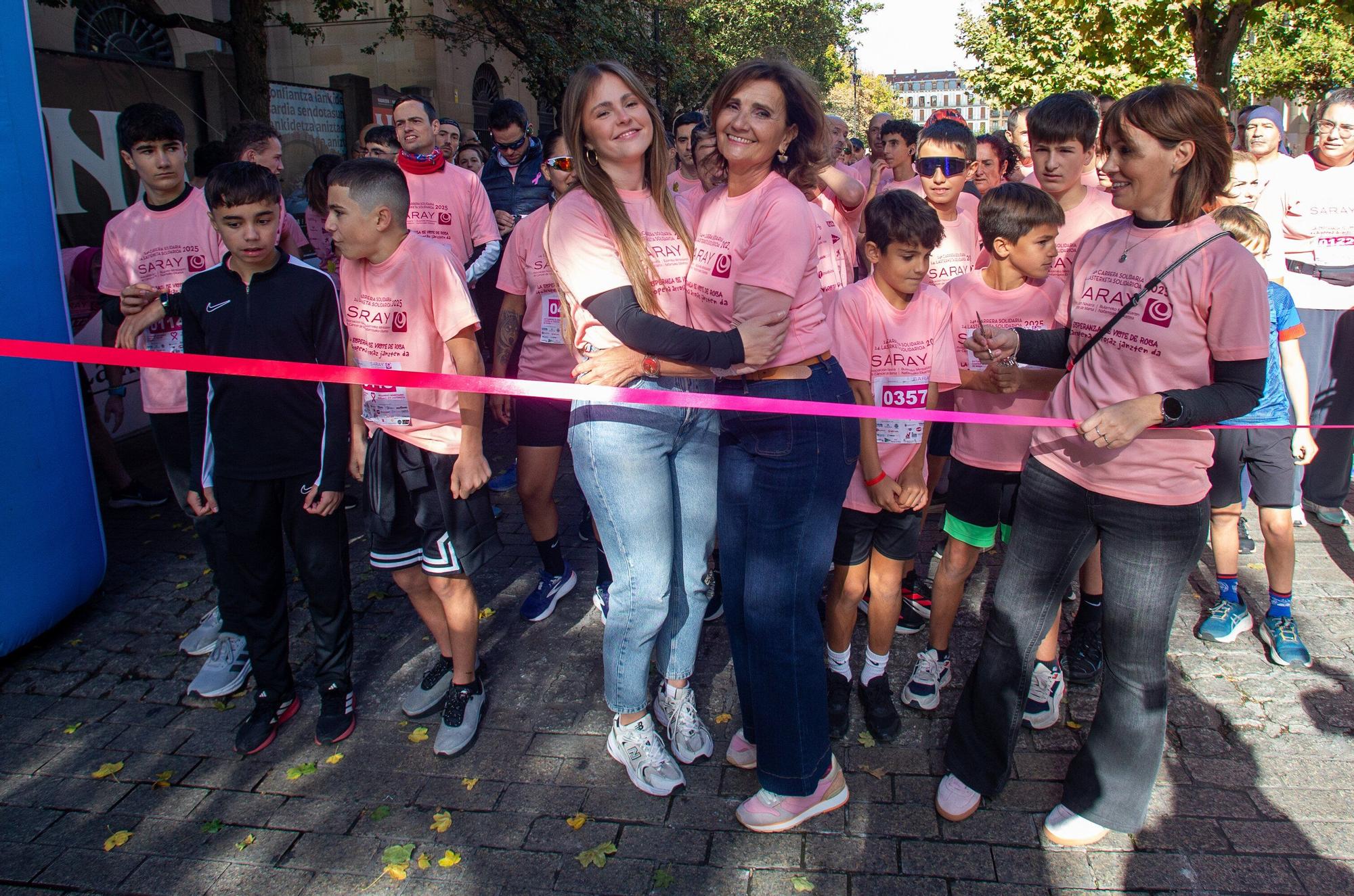 Fotos de la Carrera contra el Cáncer de Mama de Saray en Pamplona 2025
