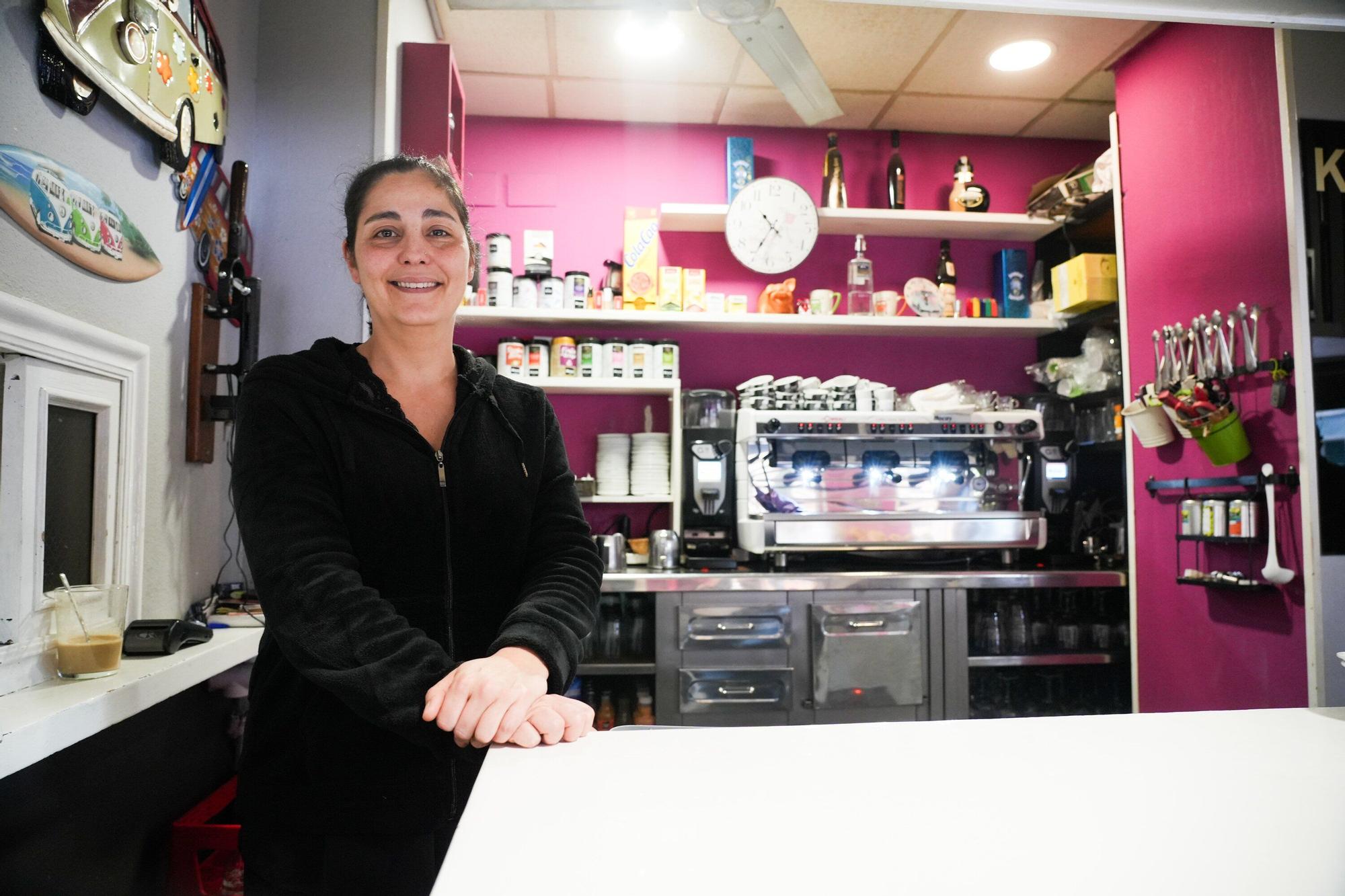 En imágenes: Vecinos y comerciantes de Judimendi opinan sobre el cierre temporal del centro cívico
