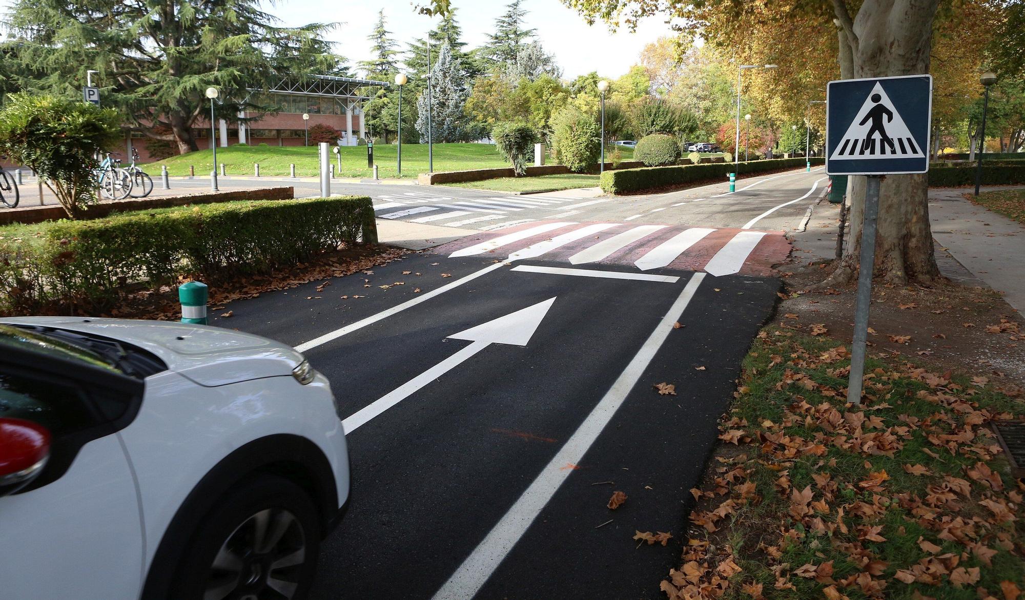 Fotos del nuevo trazado en la carretera de la Universidad de Navarra