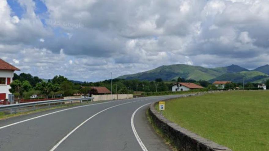 Muere un motorista en un accidente de tráfico en Urdax