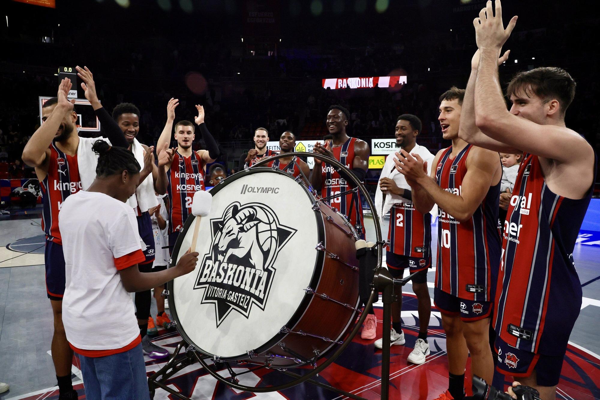 En imágenes: Ambientazo en el Buesa Arena