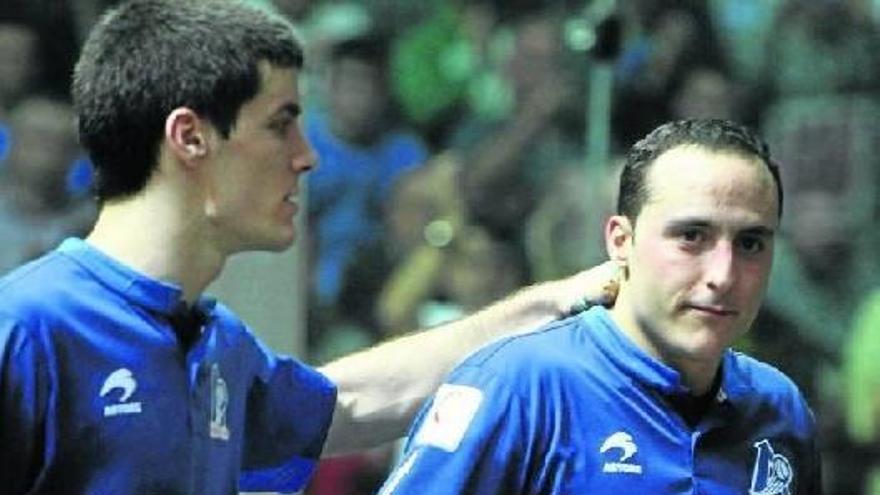 Aimar y Urrutikoetxea ganan por la retirada de Irujo