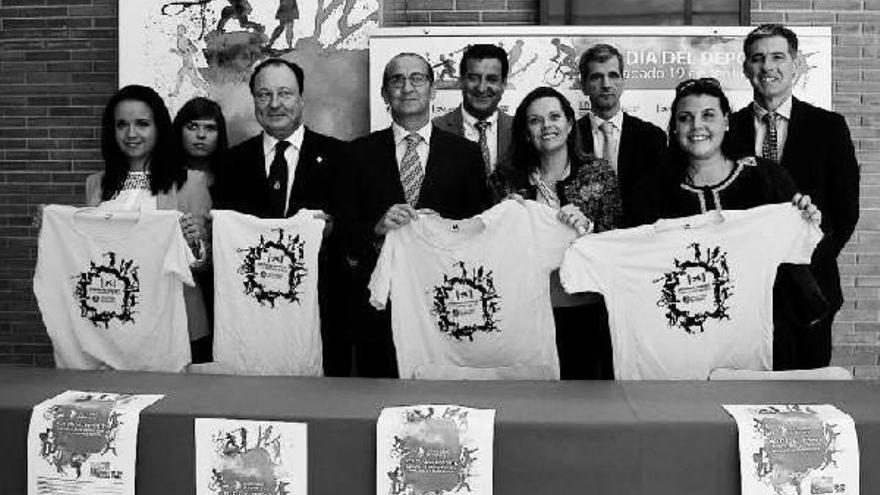 Natalia Ramos (Congreso de Oncología para Estudiantes), Laura Torres (programa RCP), Patxi Jiménez (presidente Federación Navarra de Hípica), Javier Fernández (representante Fundación Caja Navarra), Javier Trigo (director Servicio de Deportes de la UN), A