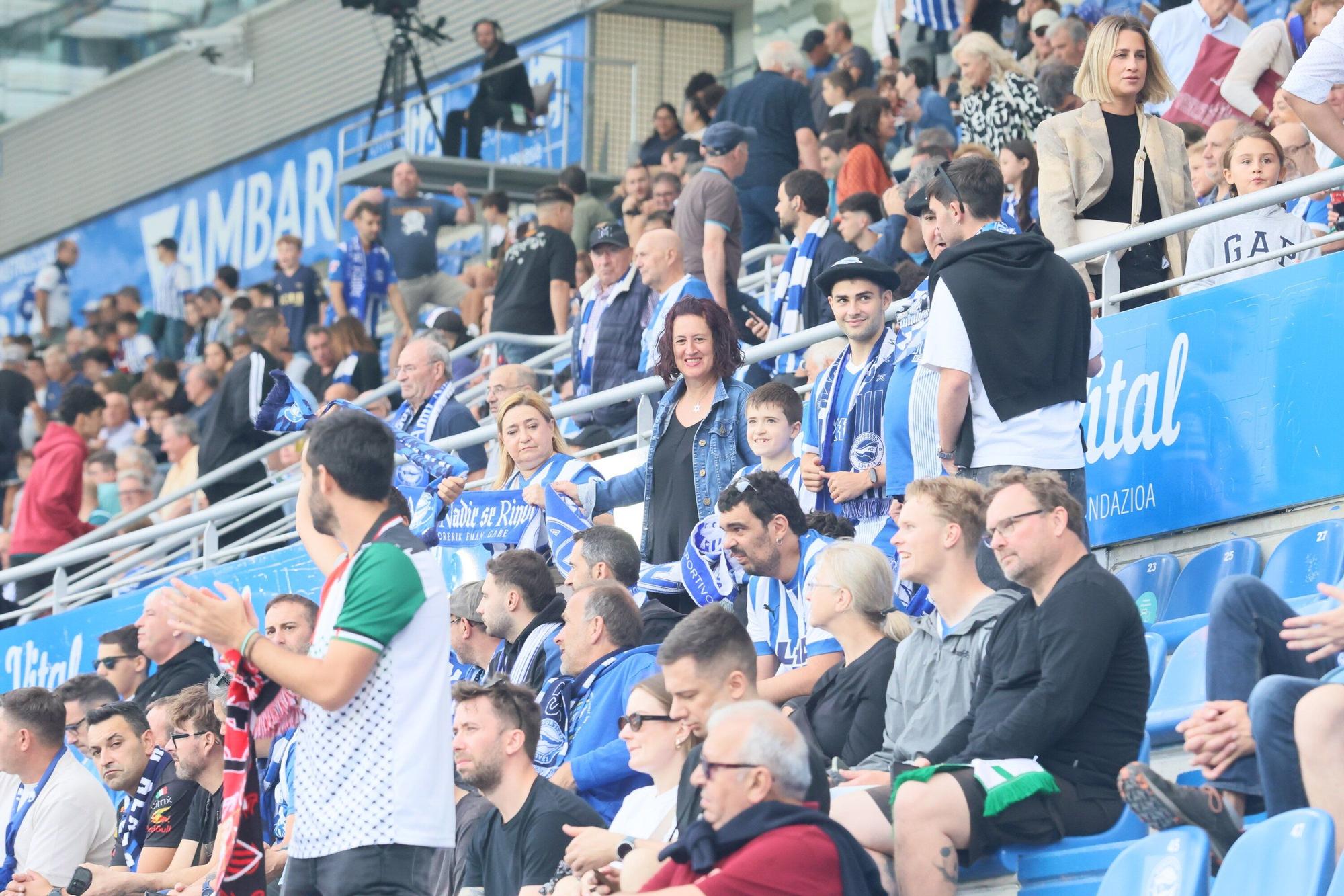 En imágenes: Mendizorroza no pudo disfrutar de un triunfo albiazul (Búscate en la grada)