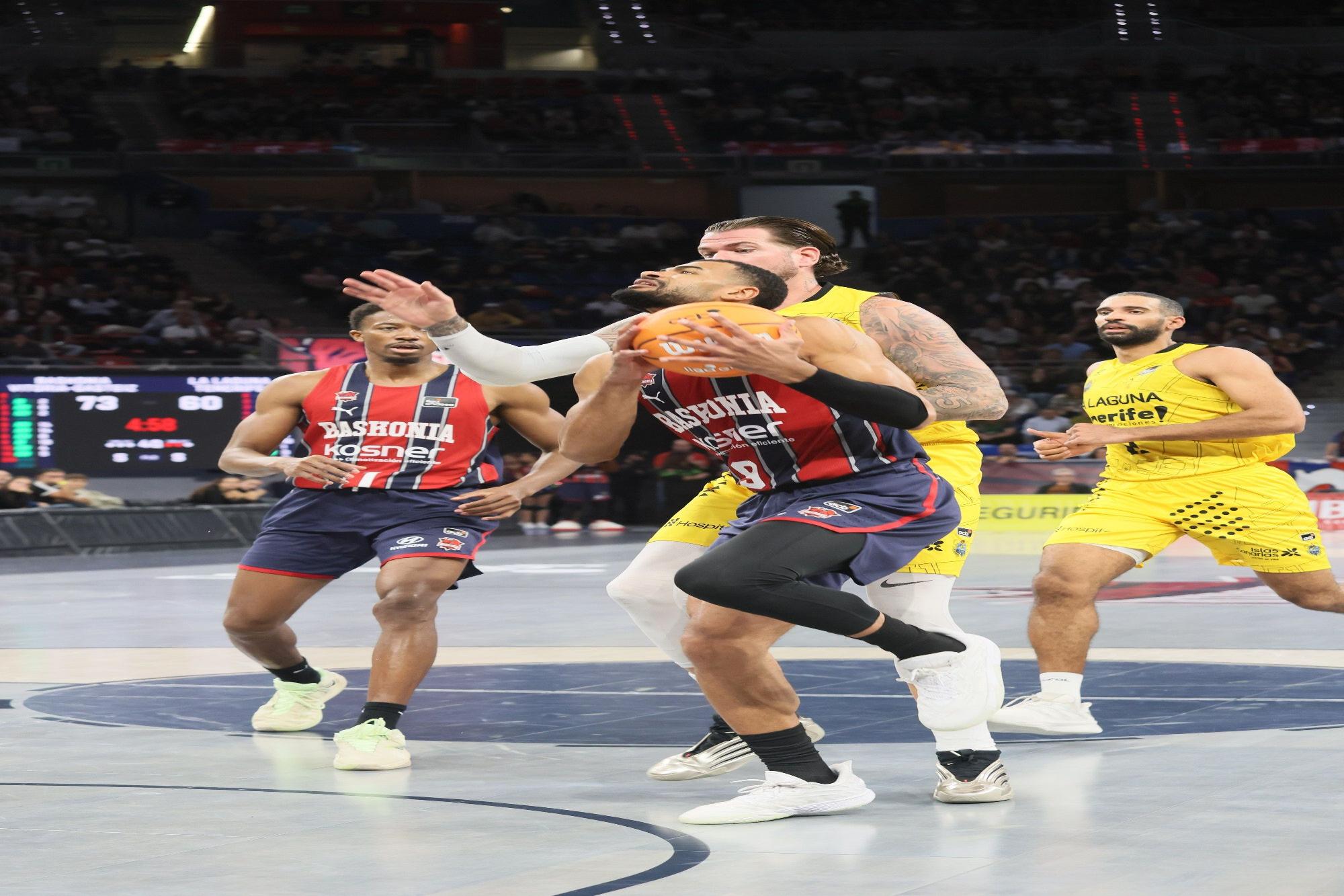 Todas las imágenes del Baskonia - La Laguna Tenerife (89-79)