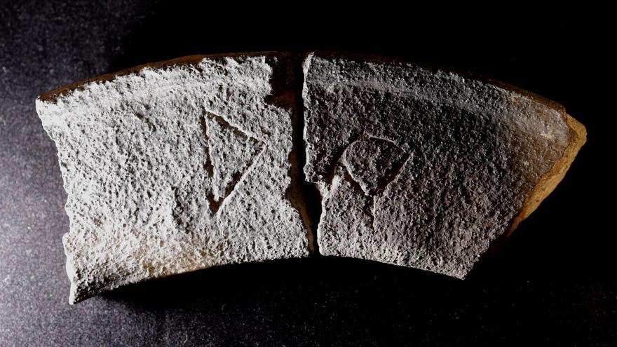 Lehen zenbaki baskonikoa izan daiteken inskripzio bat aurkitu dute Irulegin zeramikazko ontzi batean