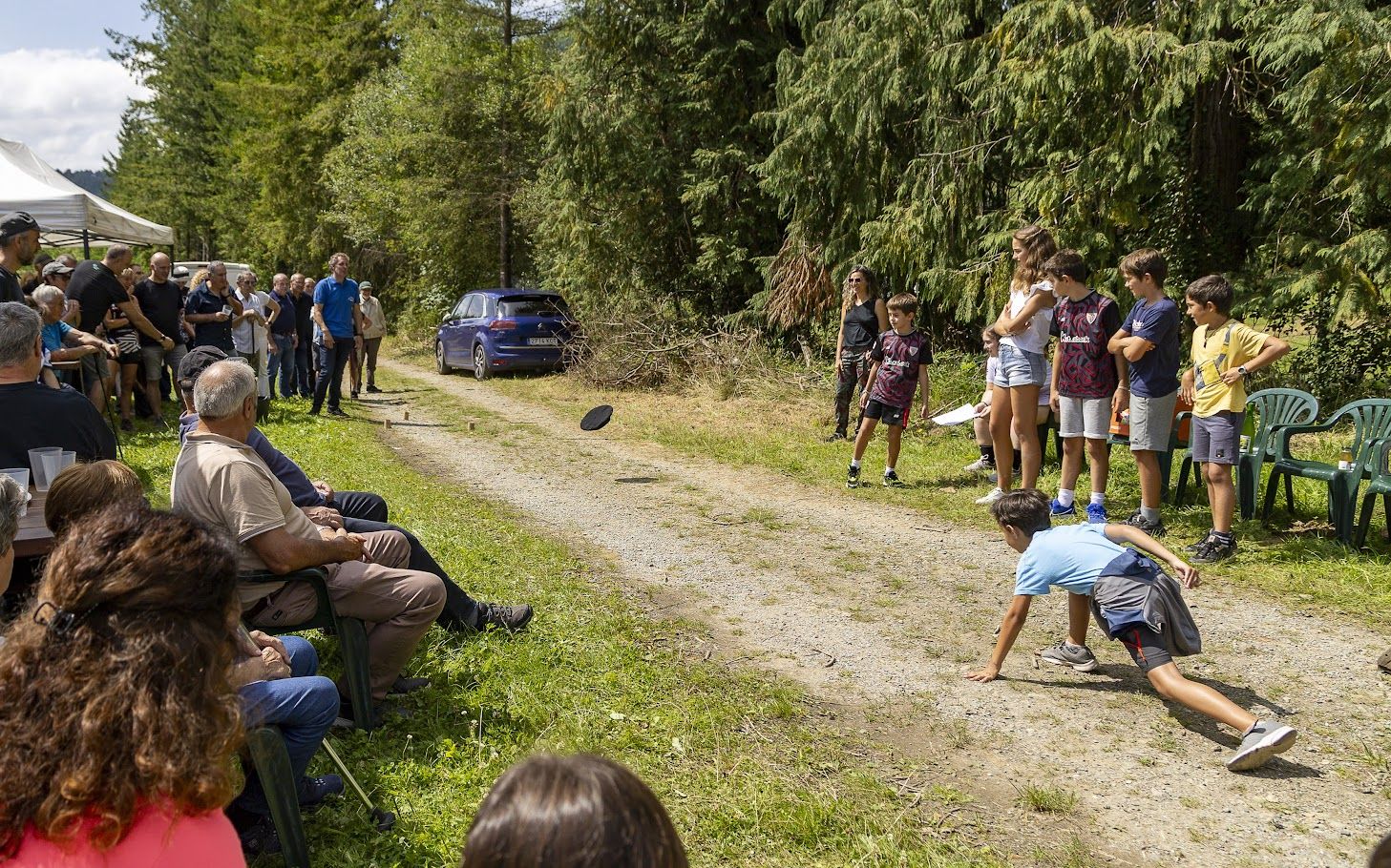 Sol y buen ambiente en la romería de Santumotz de Elgoibar