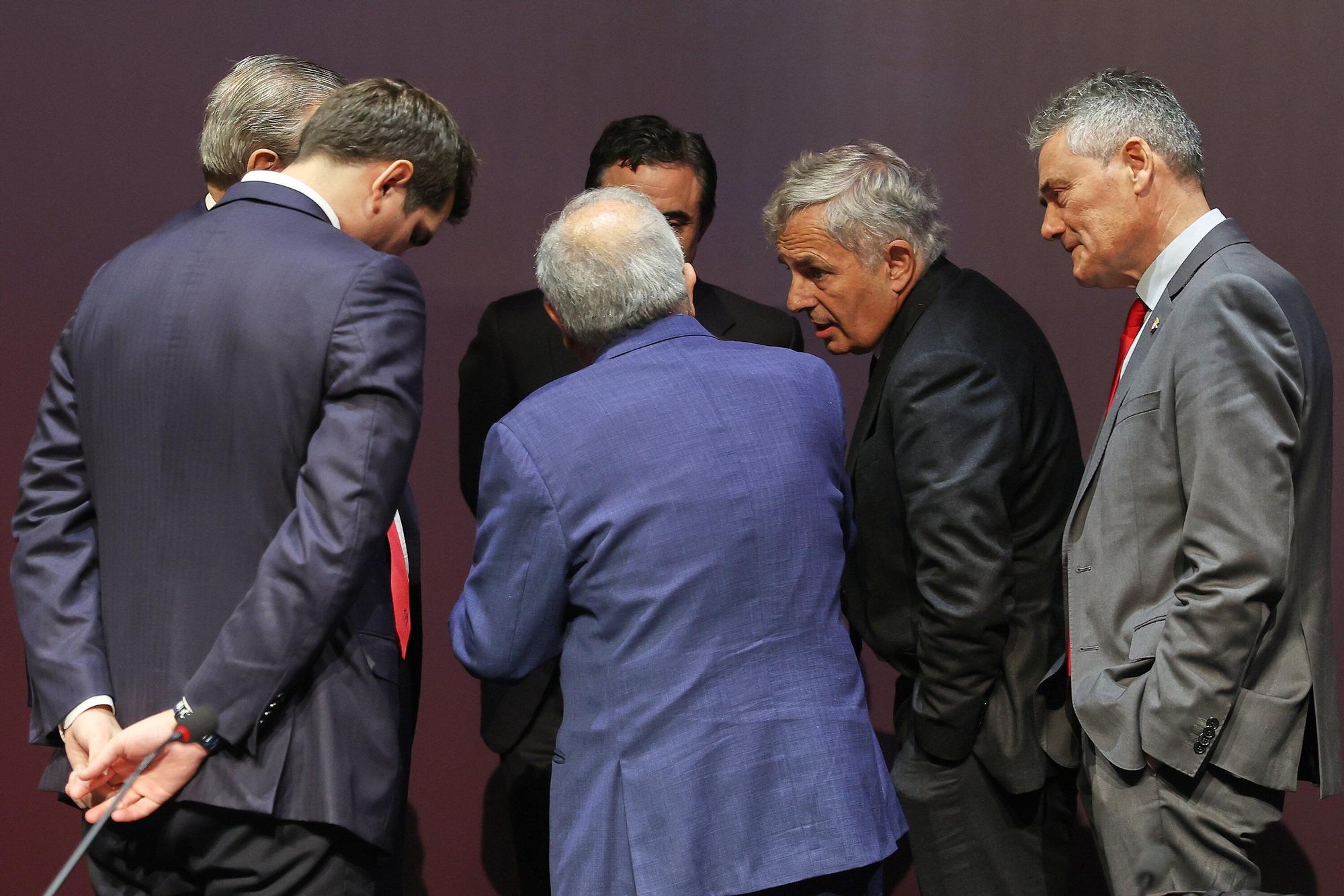 Fotos de la Asamblea de socios de Osasuna en Baluarte