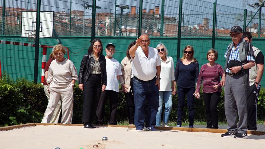 Getxo estrena dos pistas de petanca en la zona exterior de Fadura