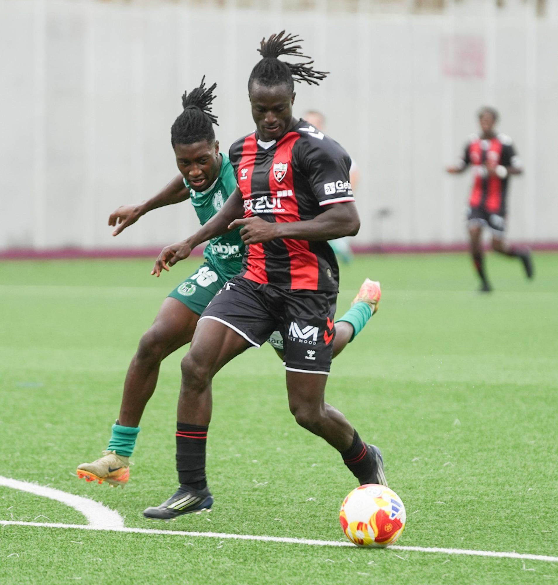 En imágenes: El Arenas vence en su debut en Primera RFEF