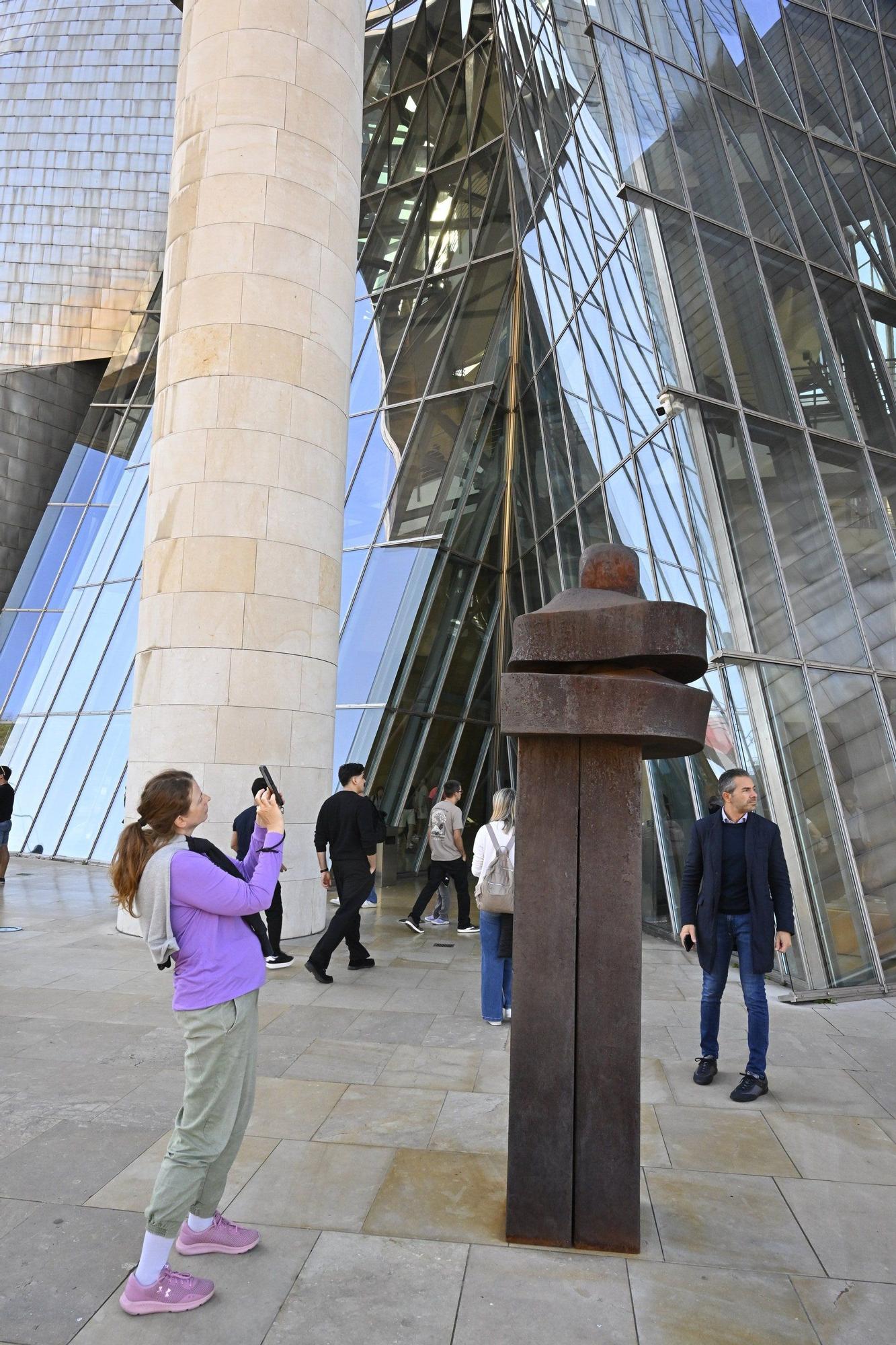 El Museo Guggenheim acoge a miles de visitantes en su 28º cumpleaños