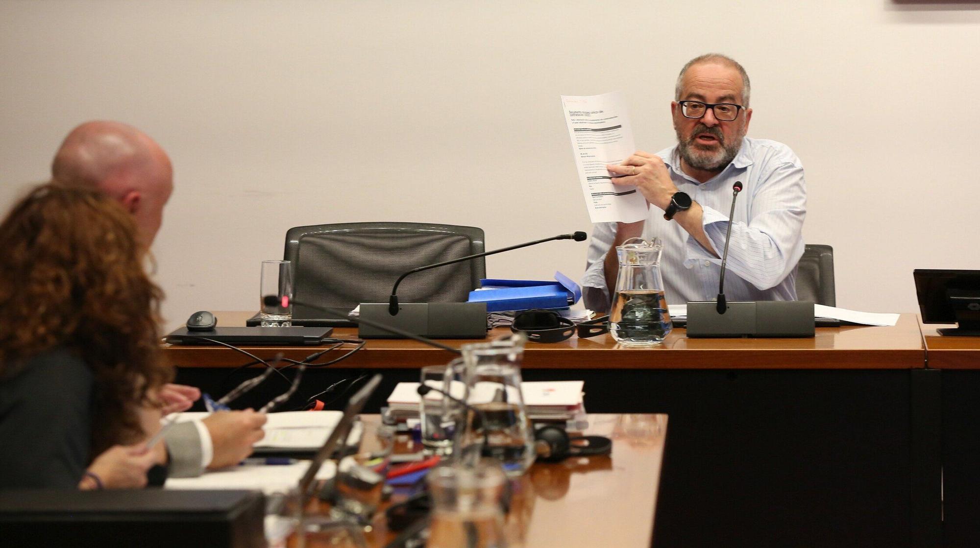 Lorenzo Serena, secretario de la mesa de Belate, durante su comparecencia.