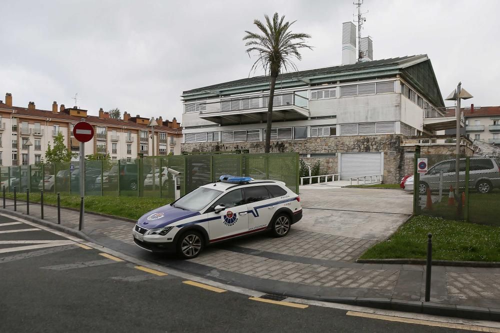 Registro en el piso del presunto asesino de Bilbao