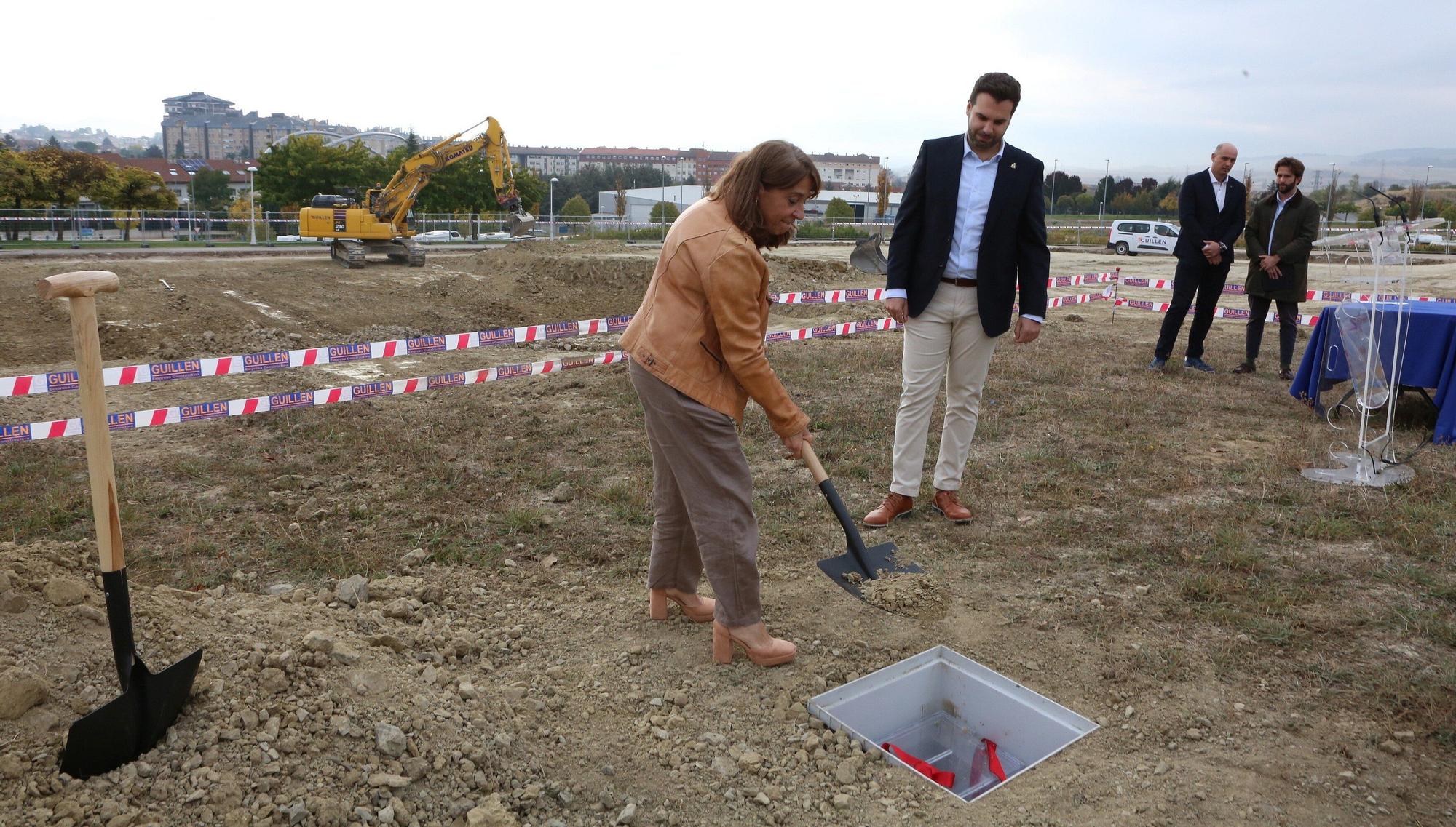 Colocación de la primera piedra de la nueva Escuela Infantil Sarastigorri en Zizur Mayor