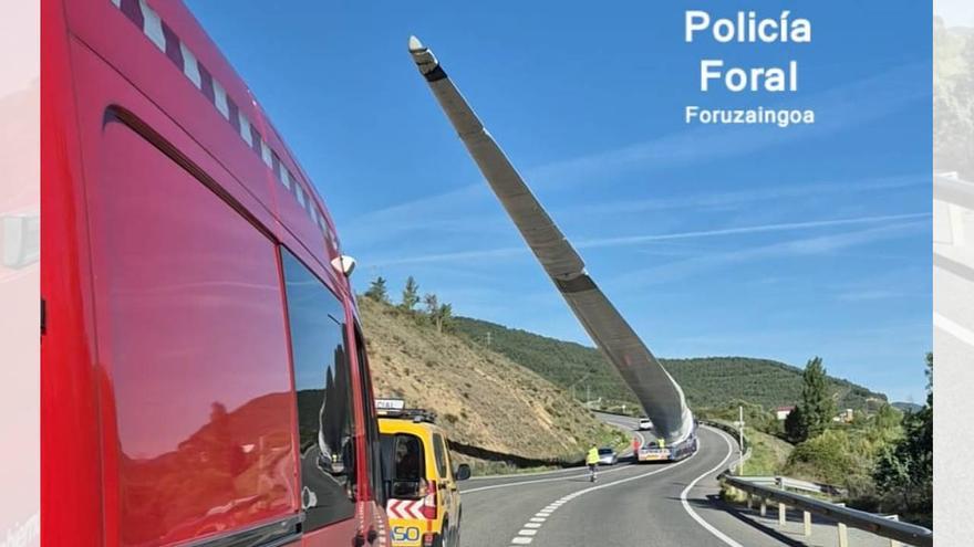 Retenciones entre Liédena y Lumbier por el transporte de una pala de molino