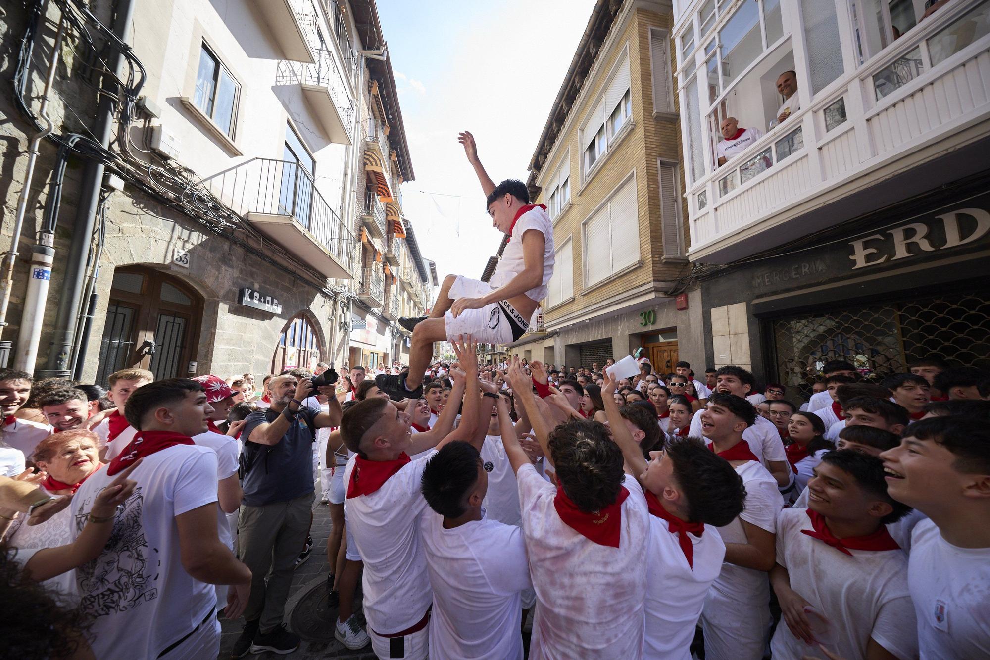 Fotos del cohete de fiestas de Sangüesa 2025