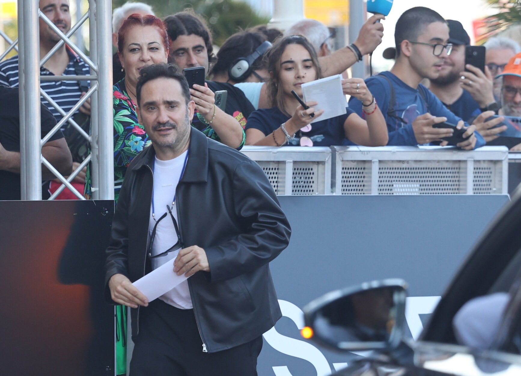 El director Juan Antonio Bayona, a su llegada al Festival de Cine de Donostia