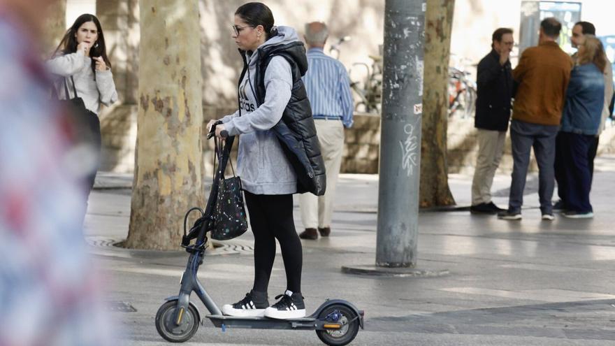 La Policía Local de Vitoria inicia el lunes una campaña de control de patinetes eléctricos