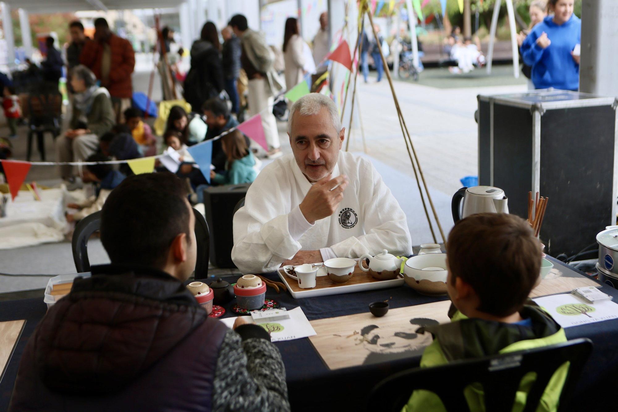 En imágenes: Encuentro intercultural en la plaza Santa Bárbara