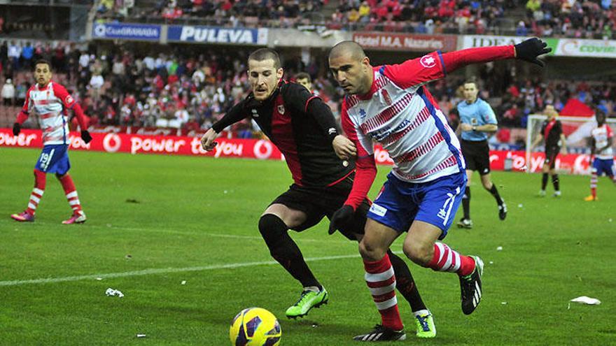 El Granada desactiva a un Rayo con la falta de Baptistao