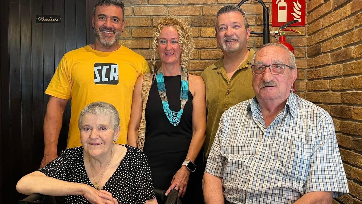 La Abuela de Tudela 2025 rodeada de su familia.