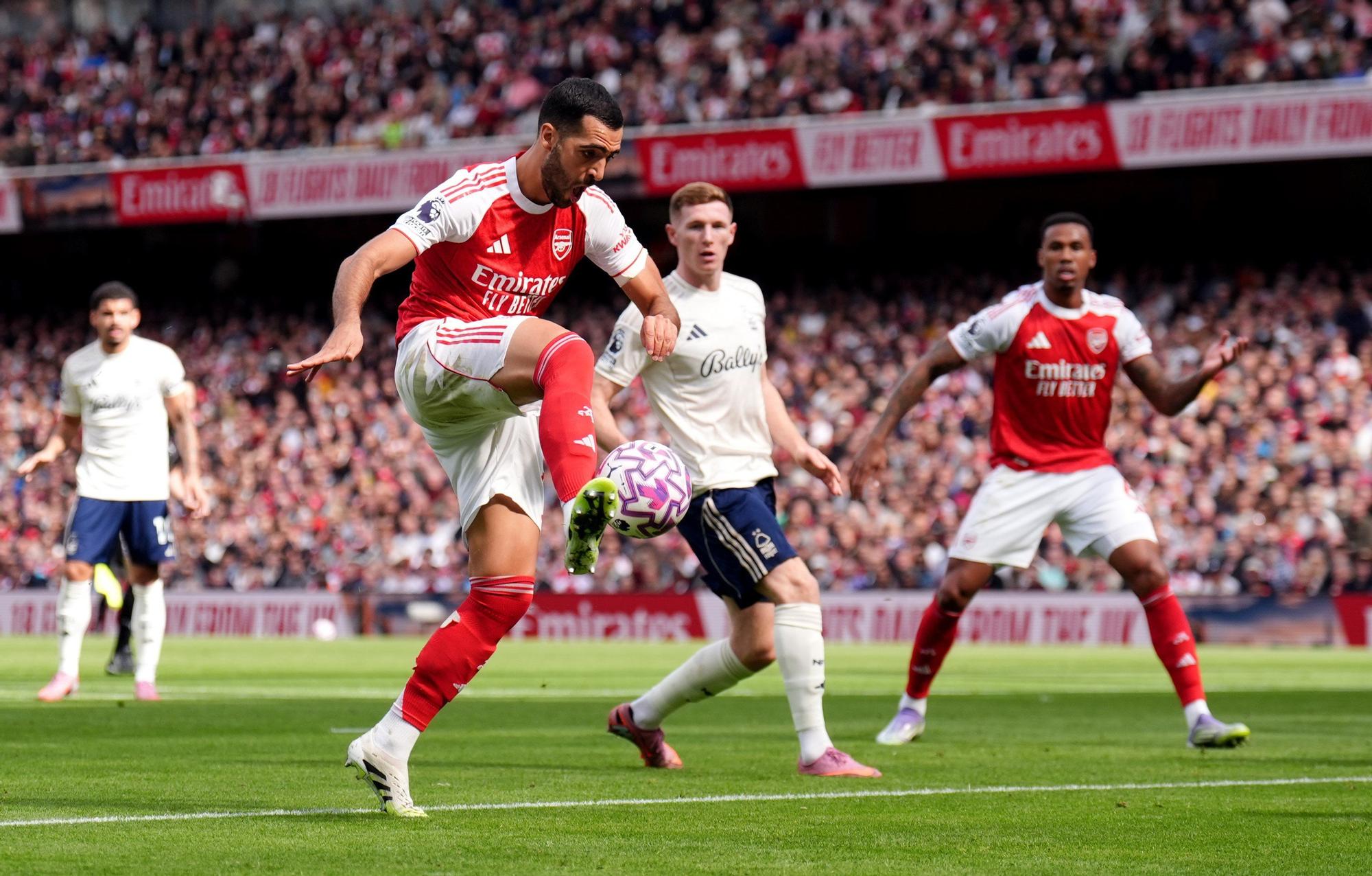 En imágenes: El Arsenal gana con un doblete de Zubimendi y avisa al Athletic