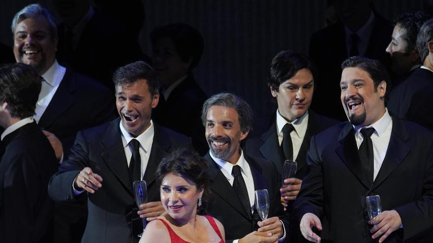 Gran ovación a Sabina Puértolas en &#039;La traviata&#039;