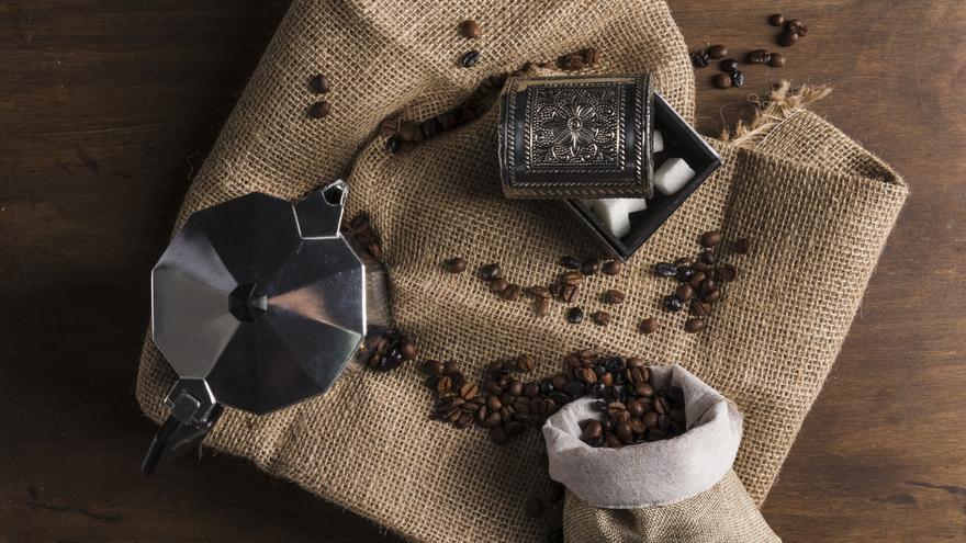 Cine y conciencia en Donostia: la historia que emerge entre guerras y rituales de café