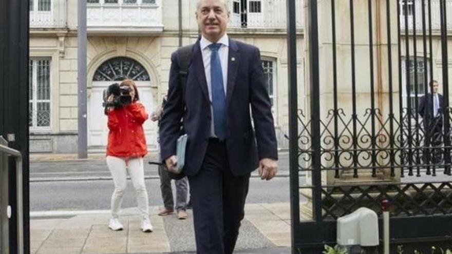 El PNV ganaría las elecciones al lograr 31 escaños, uno más por cada territorio
