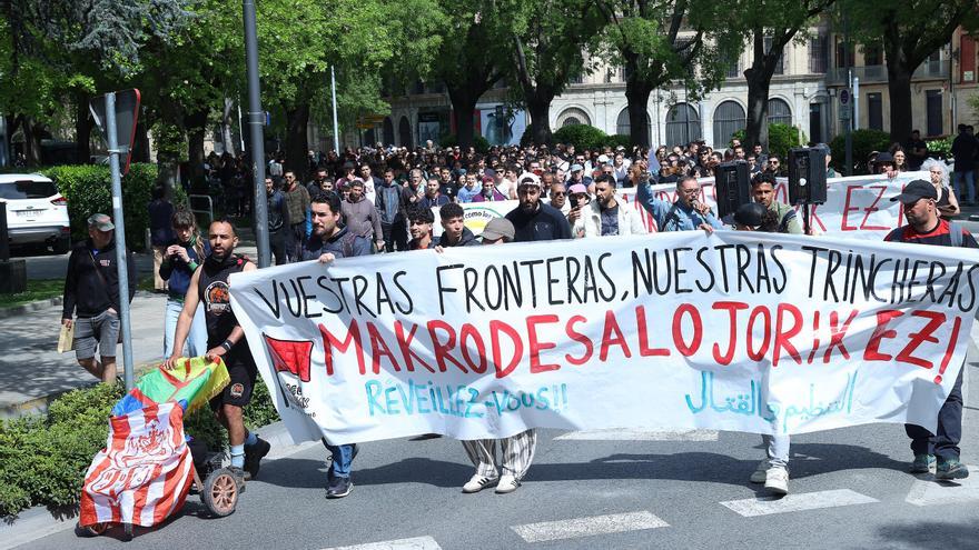 Manifestación en Pamplona contra el desalojo del convento de Aranzadi y por el derecho al padrón