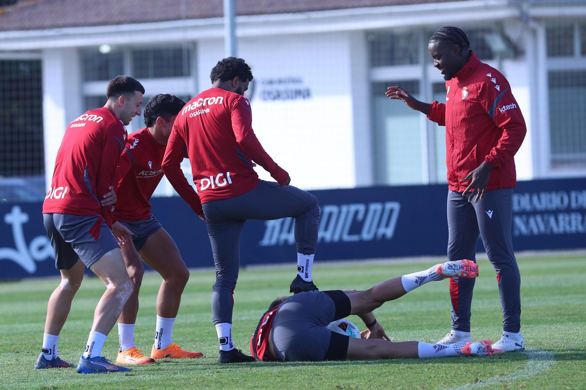 Fotos del entrenamiento de Osasuna (martes 7 de octubre de 2025)
